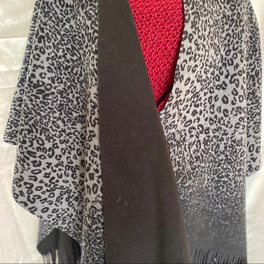 Lightweight Black Gray Versatile Wrap! - Picture 6 of 13